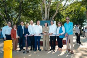 Banco Popular inaugura parque Benito Juárez en Santiago