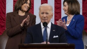 Nancy Pelosi culpa al presidente Biden derrota de Kamala Harris