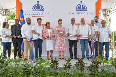 Gobierno inaugura asfaltado 82 calles en el Cachón de la Rubia