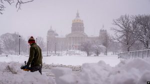 EU: Tormentas causan nevadas, hielo peligroso y un tornado