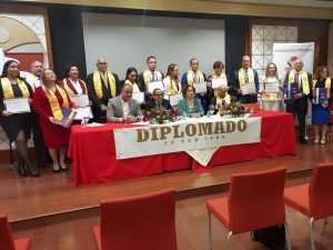 PUCMM y CESUDEX gradúan estudiantes Comercio Internacional