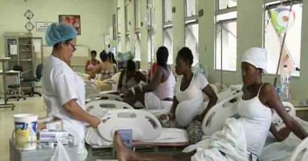 Hospitales dominicanos son un oasis para inmigrantes haitianos