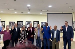 Juramentan nueva directiva de la Unión de Escritores Dominicanos