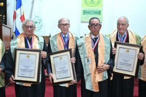 Academia de Ciencias exalta a Moya Pons, Vega y Tejeda