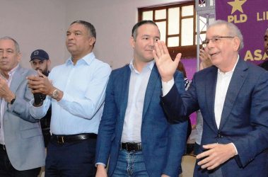 Danilo cuestiona forma en que Gobierno reparte bonos navidad