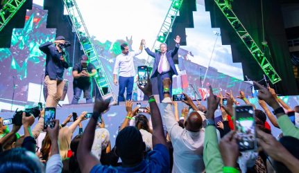 FP ofrece agasajo de navidad a una multitud de integrantes FP ofrece agasajo de navidad a una multitud de integrantes