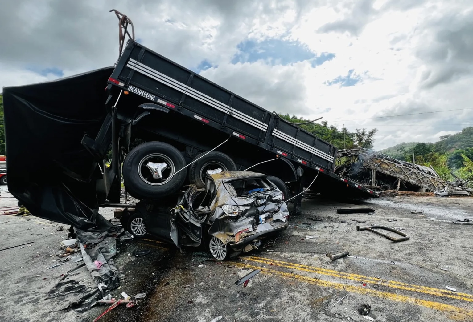 BRASIL: 38 muertos en accidente varios vehículos en Minas Gerais