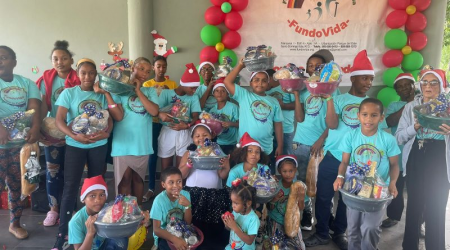 «Poncherazo Navideño»: tradición de solidaridad y amor «Poncherazo Navideño»: tradición de solidaridad y amor