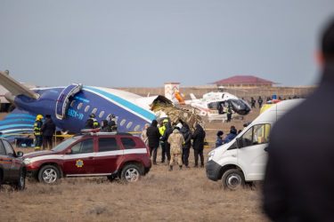 KAZAJISTAN: 38 muertos y 29 heridos tras estrellarse un avión