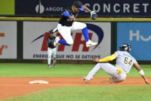 Licey cae por séptima vez ante las Aguilas; Toros vencen a Gigantes