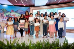 Voluntariado Banreservas premia ganadores de concurso navideño