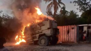 HAITI: Incendian vehículos de la Misión Multinacional Seguridad