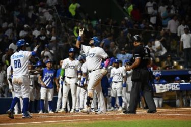 Licey impone marca carreras en histórica paliza contra las Águilas