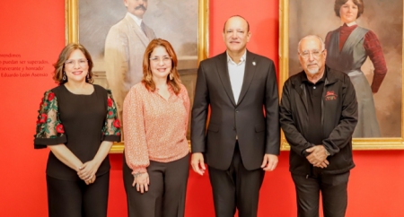 Centro León premia concurso Decora tu Barrio en Santiago