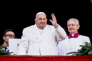 En mensaje de Navidad, Papa Francisco pide silenciar armas