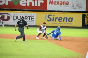 Licey derrota a los Gigantes en torneo beisbol profesional RD