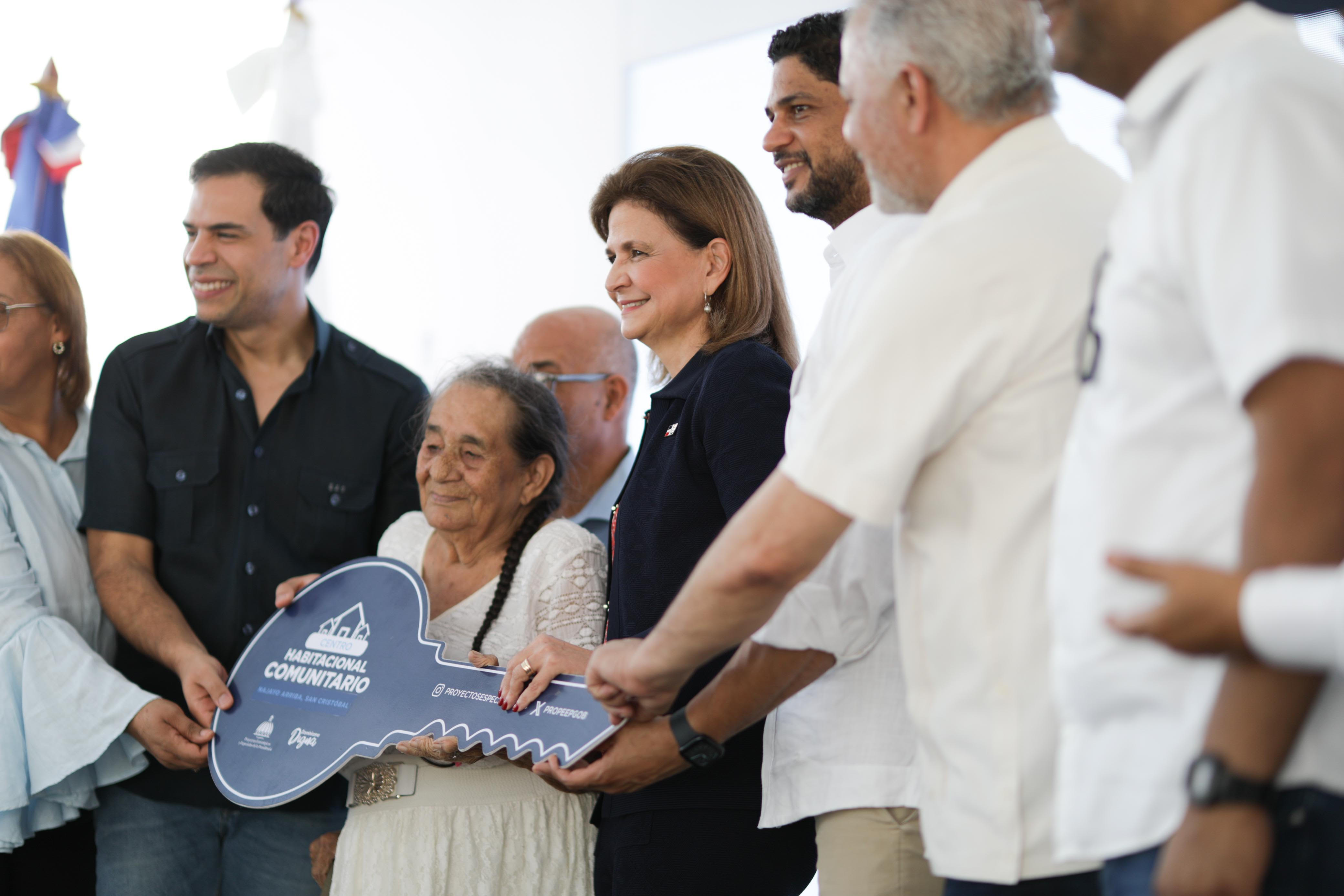 Gobierno entrega 50 viviendas a damnificados en San Cristóbal imagen