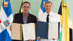 RD y Jamaica firman acuerdo sobre operaciones aéreas