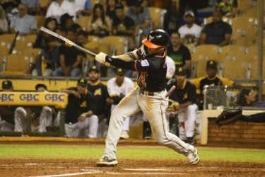 Estrellas vuelven vencer al Licey; Aguilas su sexta victoria seguida