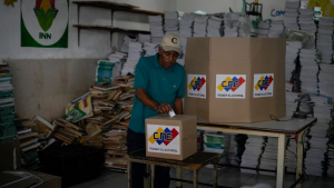 VENEZUELA: Eligen a 30.000 jueces comunales «de paz»