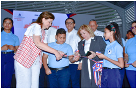 Gobierno inaugura polideportivo en Liceo Peña Gómez de Santiago