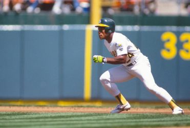 Exjugador grandes ligas Rickey Henderson fallece a los 65 años