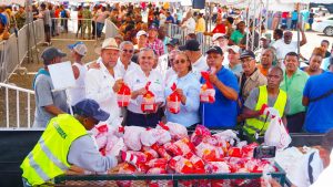 SC: Más de 50 productos fueron vendidos en Feria del Cambio