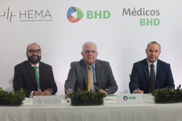 BHD y Hospital Medicina Avanzada apoyan a médicos