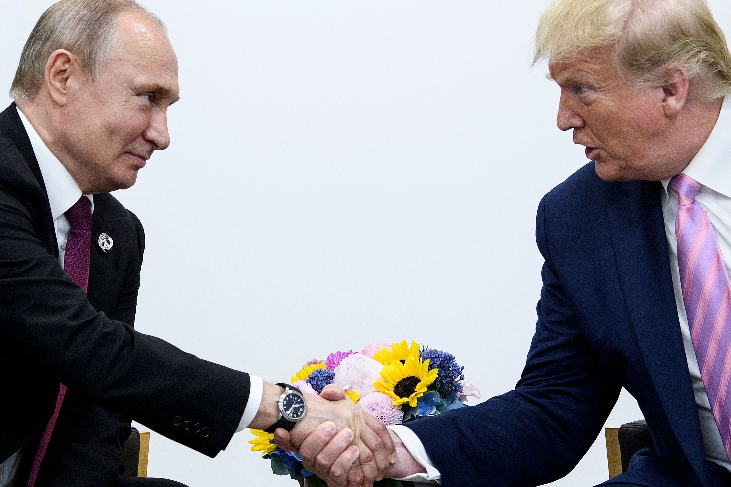 EU: Trump anuncia que se está preparando encuentro con Putin imagen