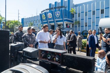 Incautan cientos bocinas en SD; afectados harán protesta masiva