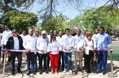 Entregan renovado balneario Boca de Cachón en Jimaní 