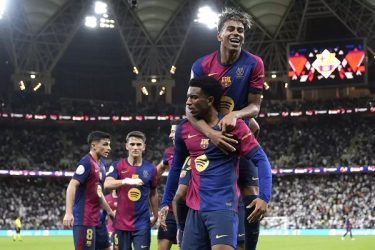 Barcelona golea a Real Madrid y es campeón Supercopa de España