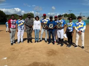 Academia Delio Peña celebra su Clásico Softbol con 100 atletas