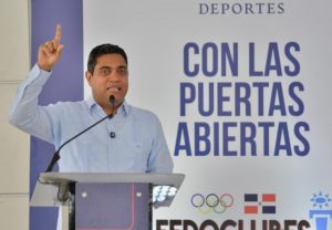 Ministro dominicano anuncia construcción obras deportivas