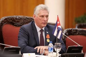 CUBA: Díaz-Canel resalta defensa es una «prioridad» nacional