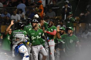 Estrellas ganan segundo al hilo; Leones supera a las Águilas