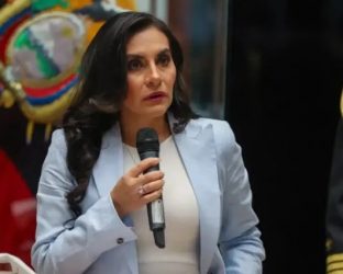 ECUADOR: Justicia restituye a Abad como vicepresidenta