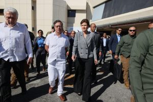 Presidente Colombia hizo escala en la RD en viaje hacia Haití