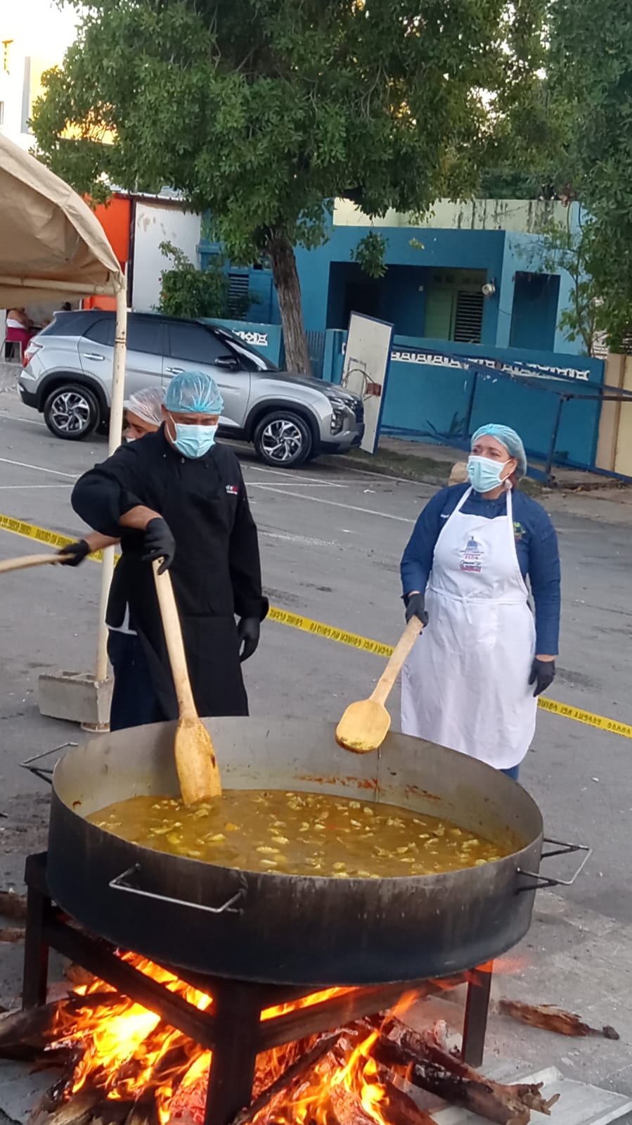 Chef impone récord en RD con «arroz mar y tierra» más grande imagen