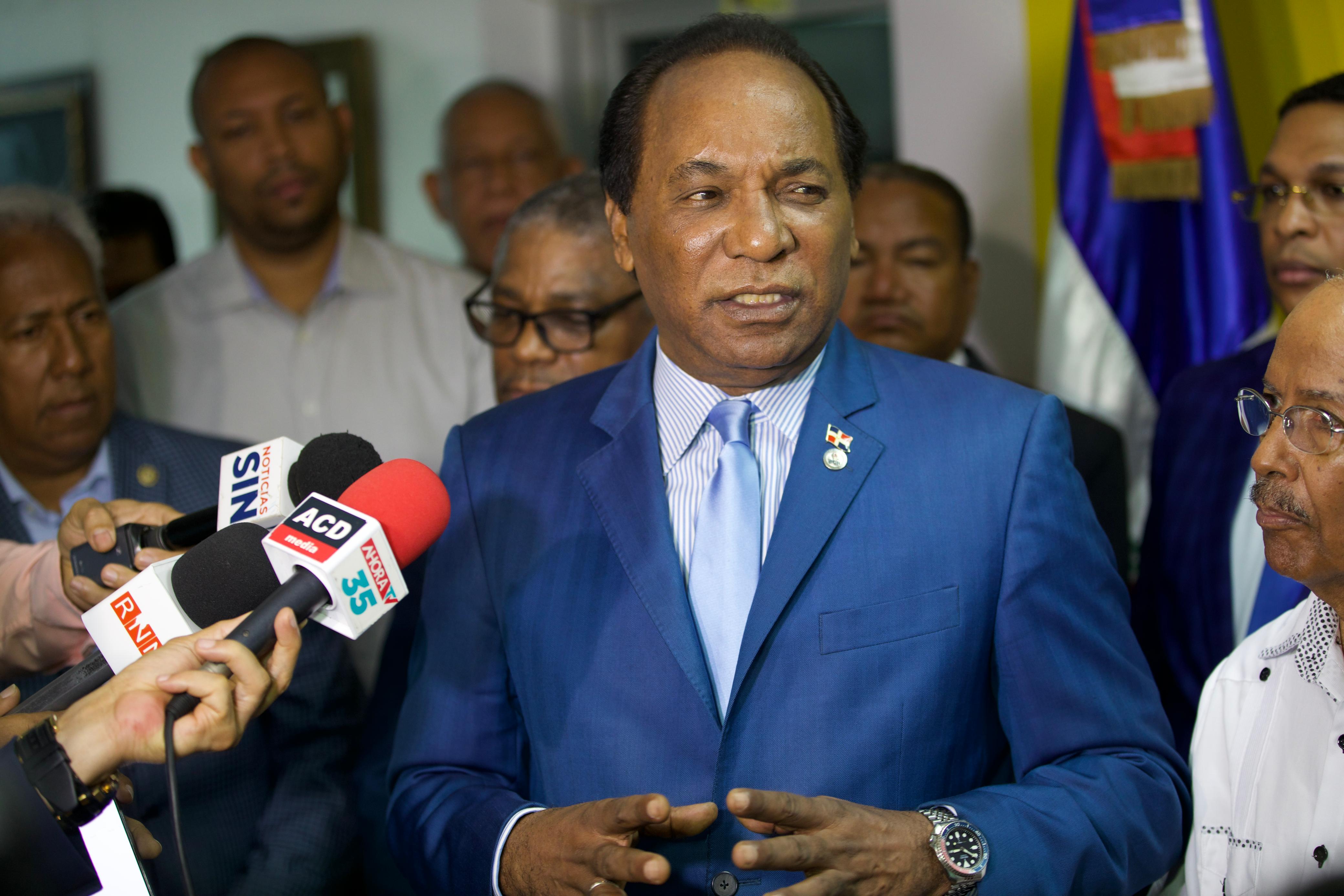 Zorrilla Ozuna preside encuentro del Partido Cívico Renovador imagen
