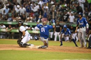 Tigres gana a Estrellas en béisbol dominicano y sigue en la cima