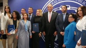 NUEVA YORK: Joven dominicana recibe Premio de la Juventud