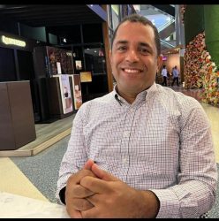 SAN CRISTOBAL: Dirigente Oliver Santos anuncia proyectos 2025 SAN CRISTOBAL: Dirigente Oliver Santos anuncia proyectos 2025