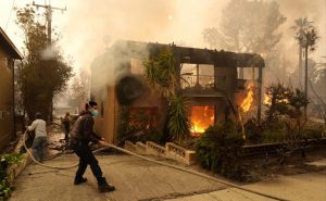 EEUU: Suman 24 los muertos por incendios forestales en California