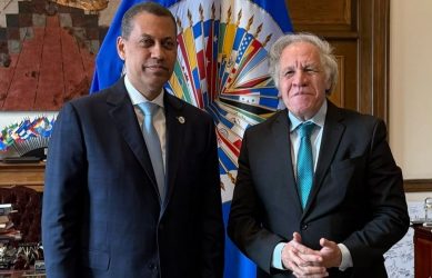 Presidente del INDOTEL se reúne con secretario general de la OEA