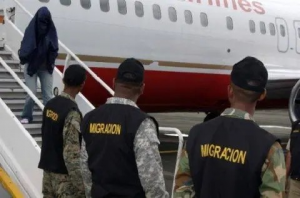 Piden enfoque trilateral ante repatriaciones desde EE.UU