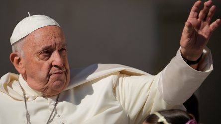 El papa Francisco tiene un «cuadro clínico complejo»