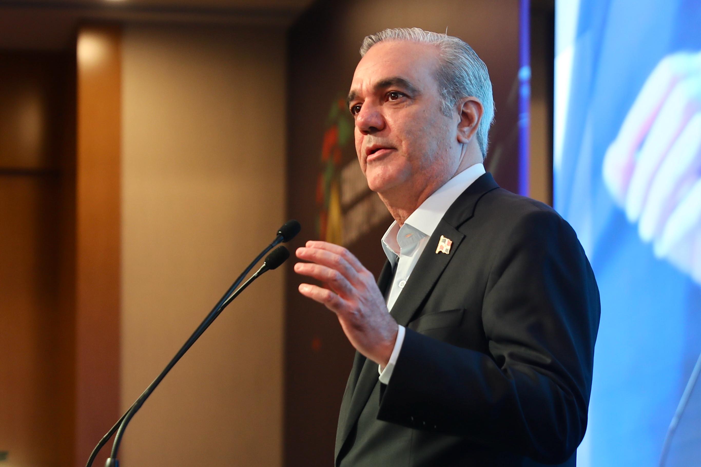 Abinader dice RD trabaja para consolidar su sector eléctrico imagen
