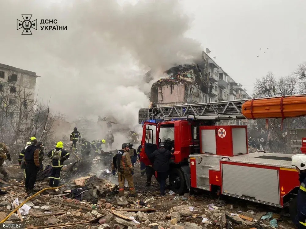 Ucrania denuncia 8 muertos en últimos ataques aéreos rusos imagen