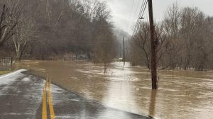 Aumentan a 14 muertos por  inundaciones Estados Unidos